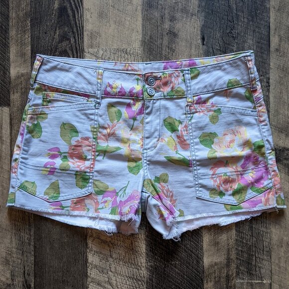 Pilcro and the Letterpress Wanderer Floral Shorts - Picture 2 of 6
